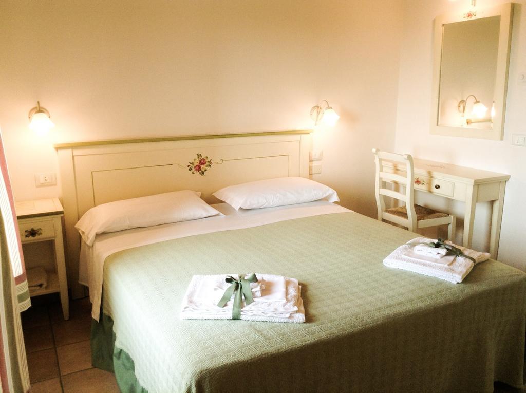 Hotel Agriturismo Anna Caterina Castelnuovo del Garda Zimmer foto
